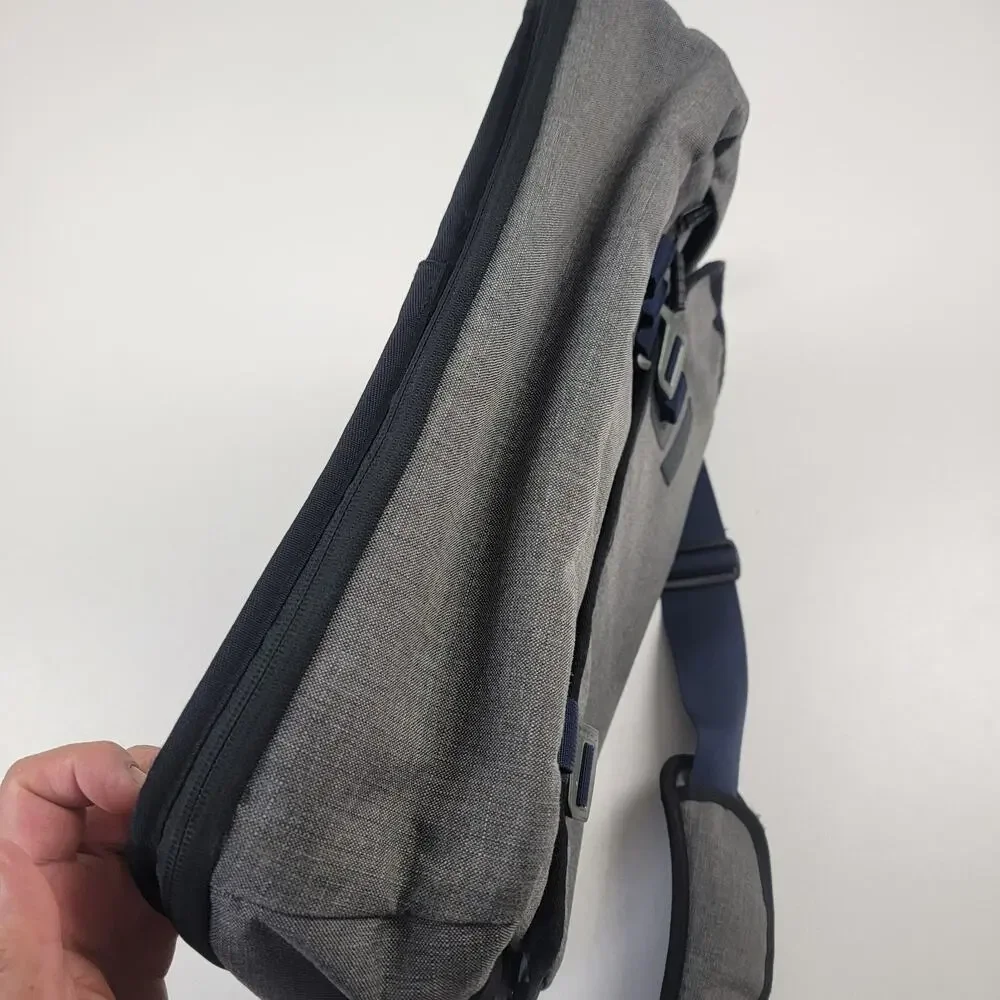 Timbuk2‎ Command Messenger Bag Laptop Gray Blue Multi-Pockets Shoulder Strap